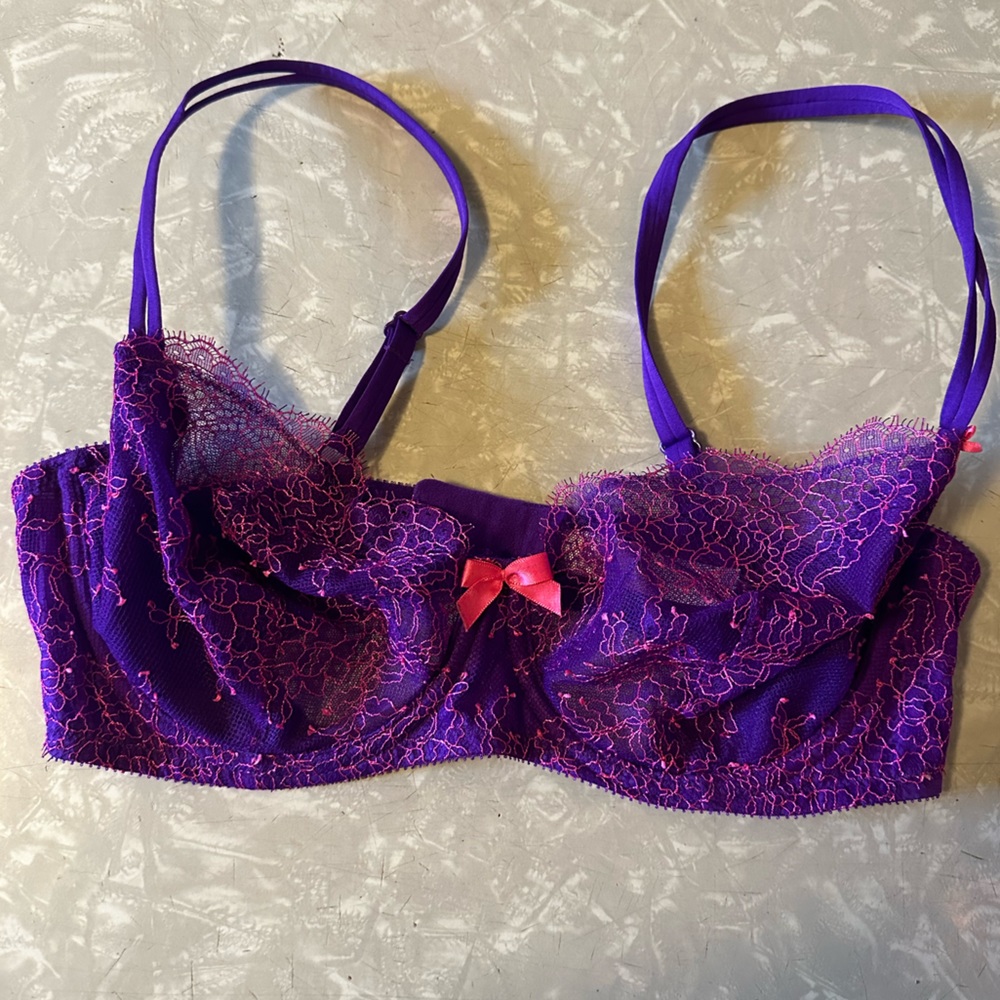 Victoria’s Secret Purple Lace bra 36D